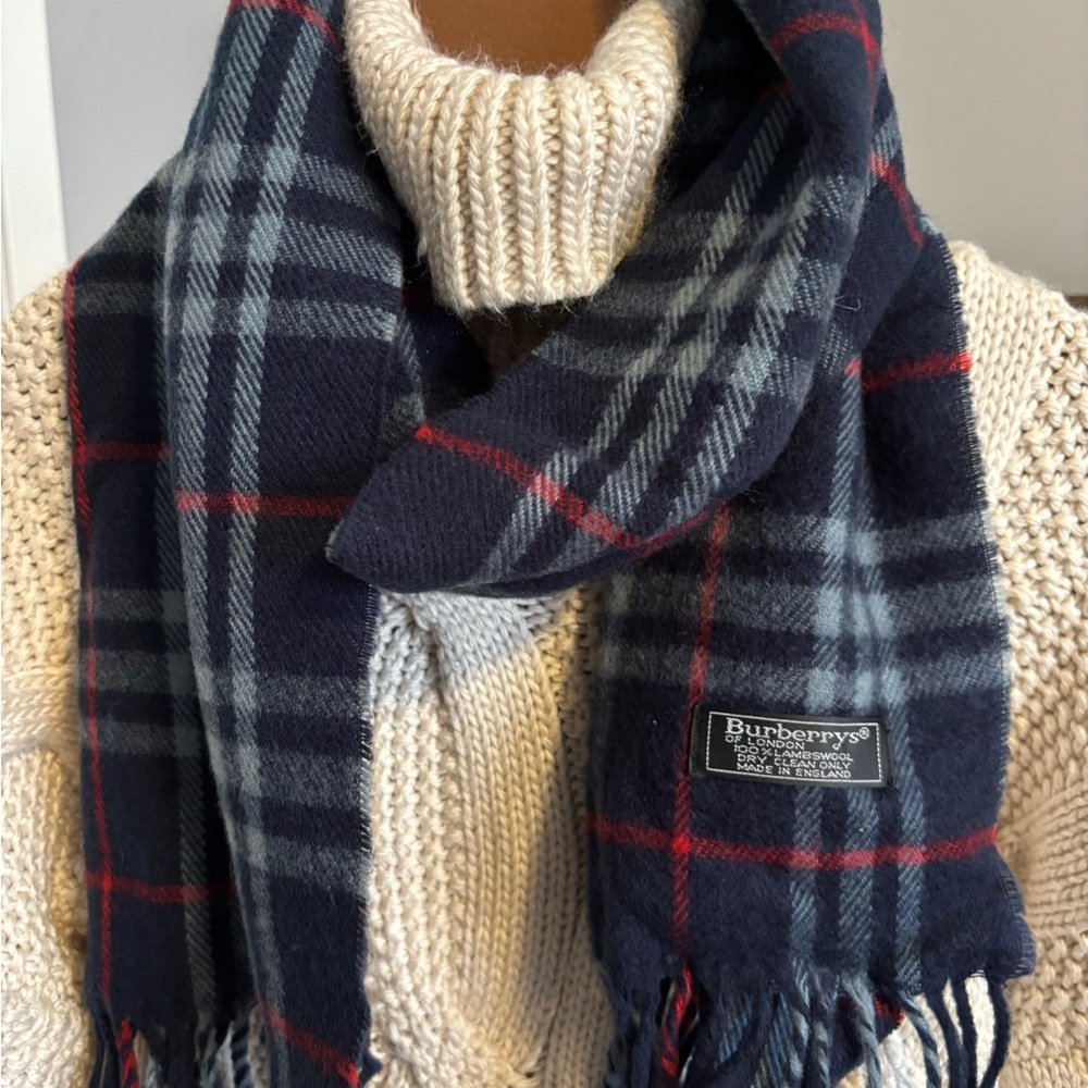 Burberry blue nova 100%lambswool check Scarf